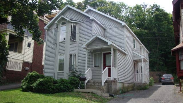 Large off-campus near university