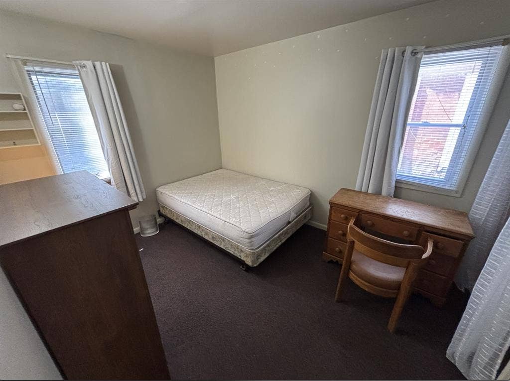 Large off-campus near university