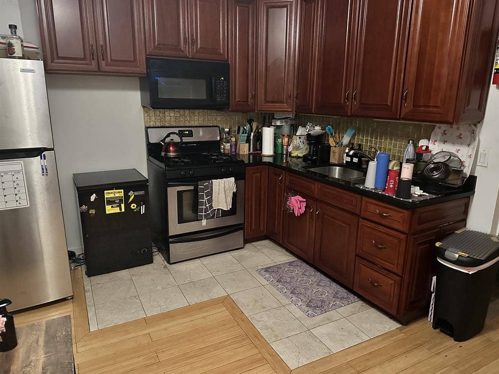 Sublet Available May 25th