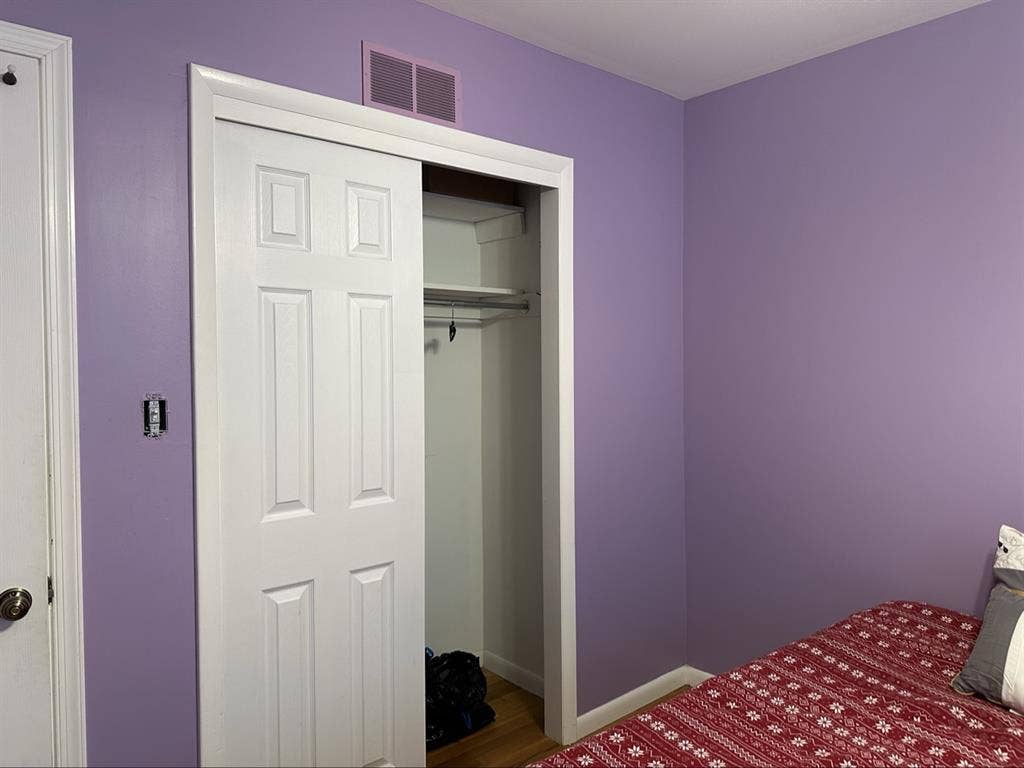 Looking to Rent a room.