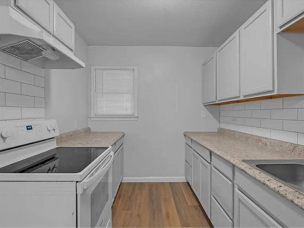 Cozy & Stylish 2BR/1BA available