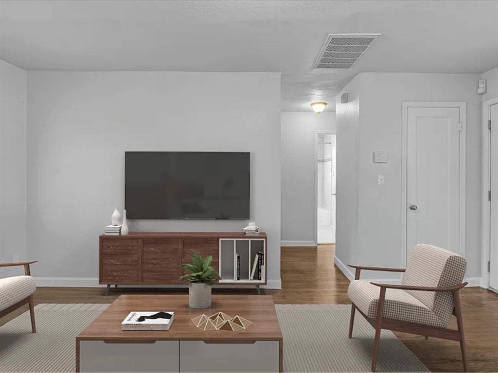 Cozy & Stylish 2BR/1BA available