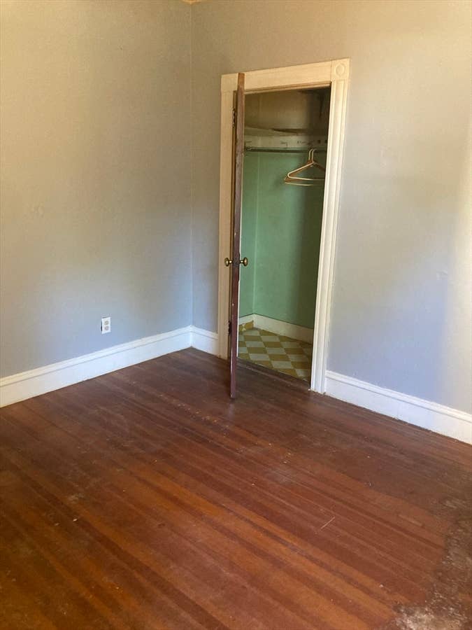 Looking for female roommates ONLY