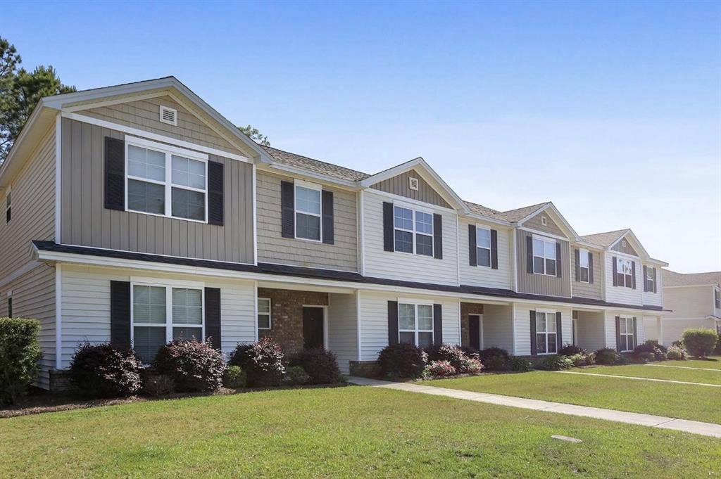 Female roommate for 2Bed/2Bath apt
