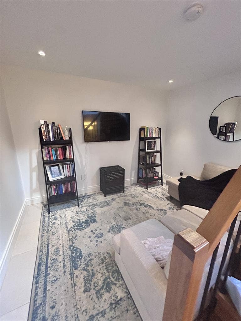 Summer Sublet–Stunning 2BR w Garden