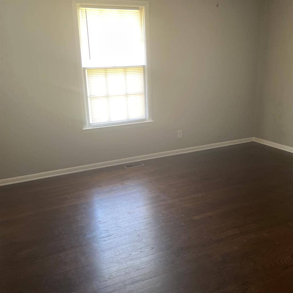 Looking for roommate in Columbia