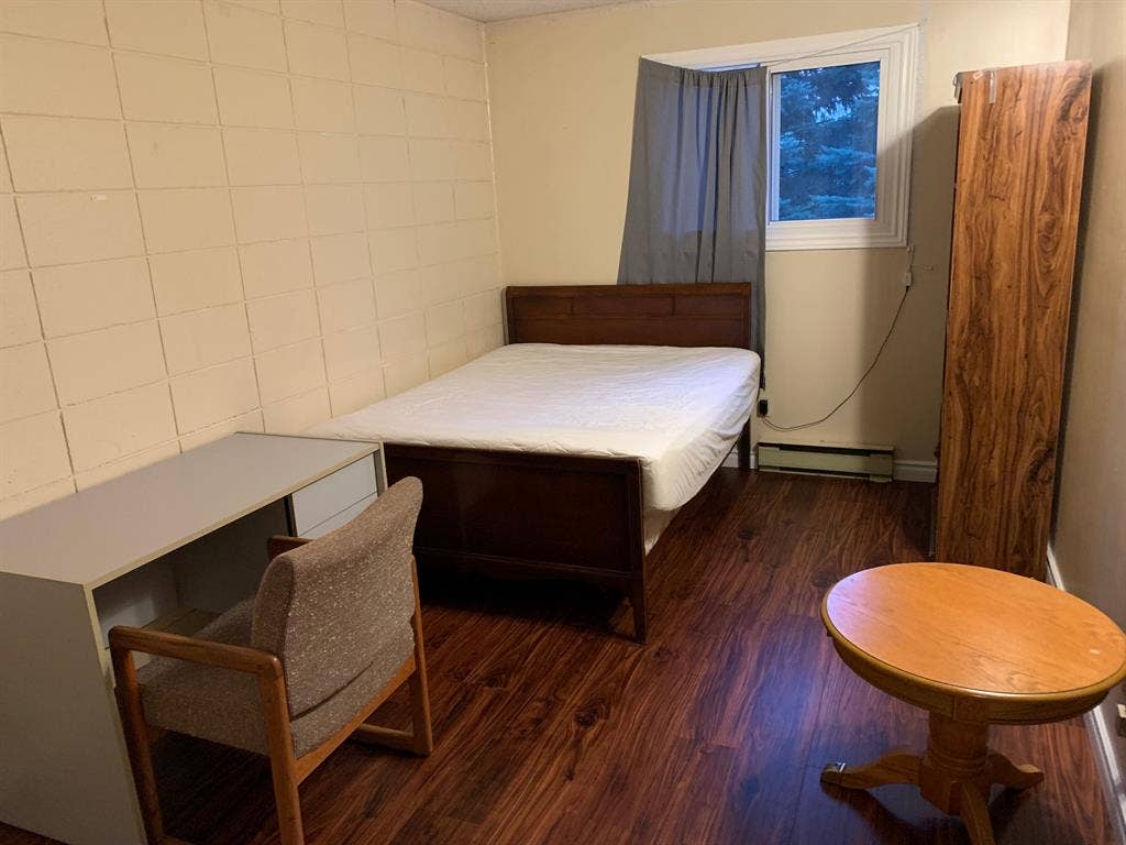 3-bed 1 bath Student Apartment
