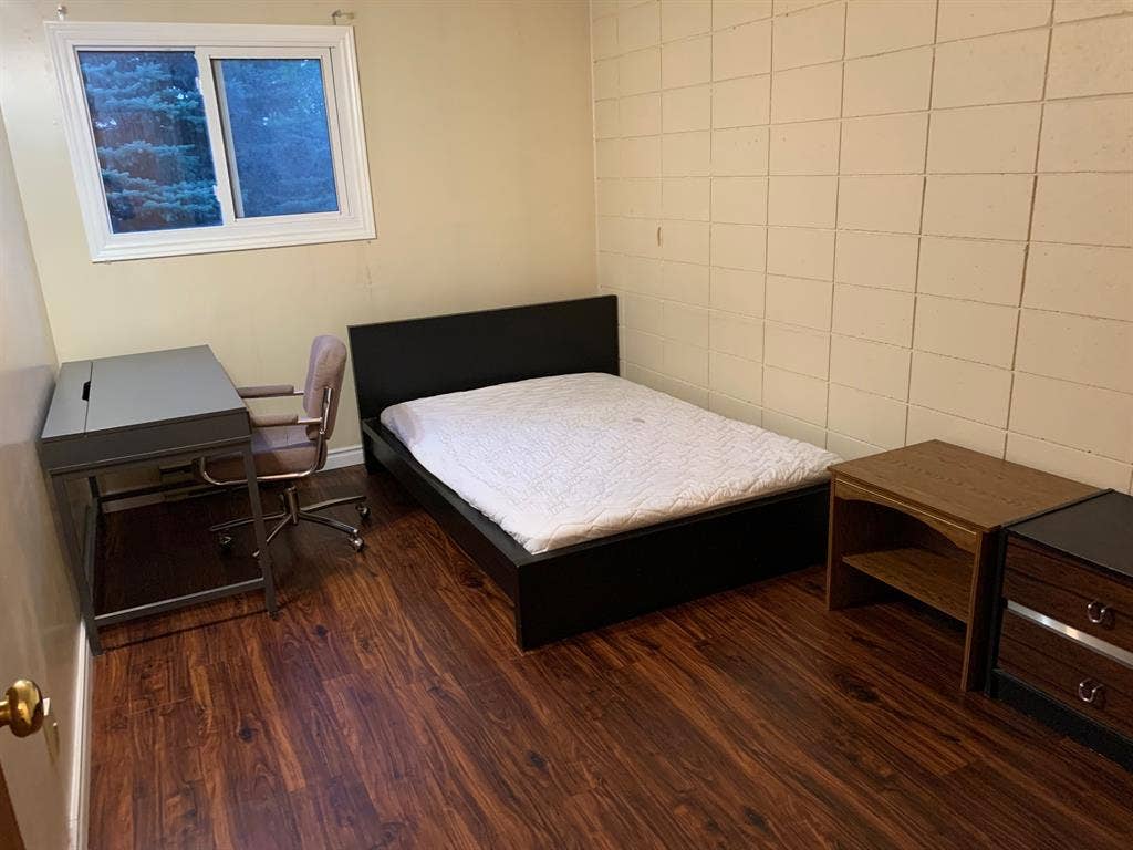 3-bed 1 bath Student Apartment