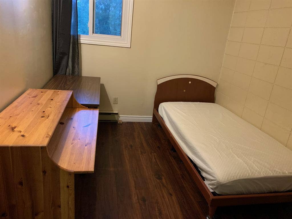 3-bed 1 bath Student Apartment
