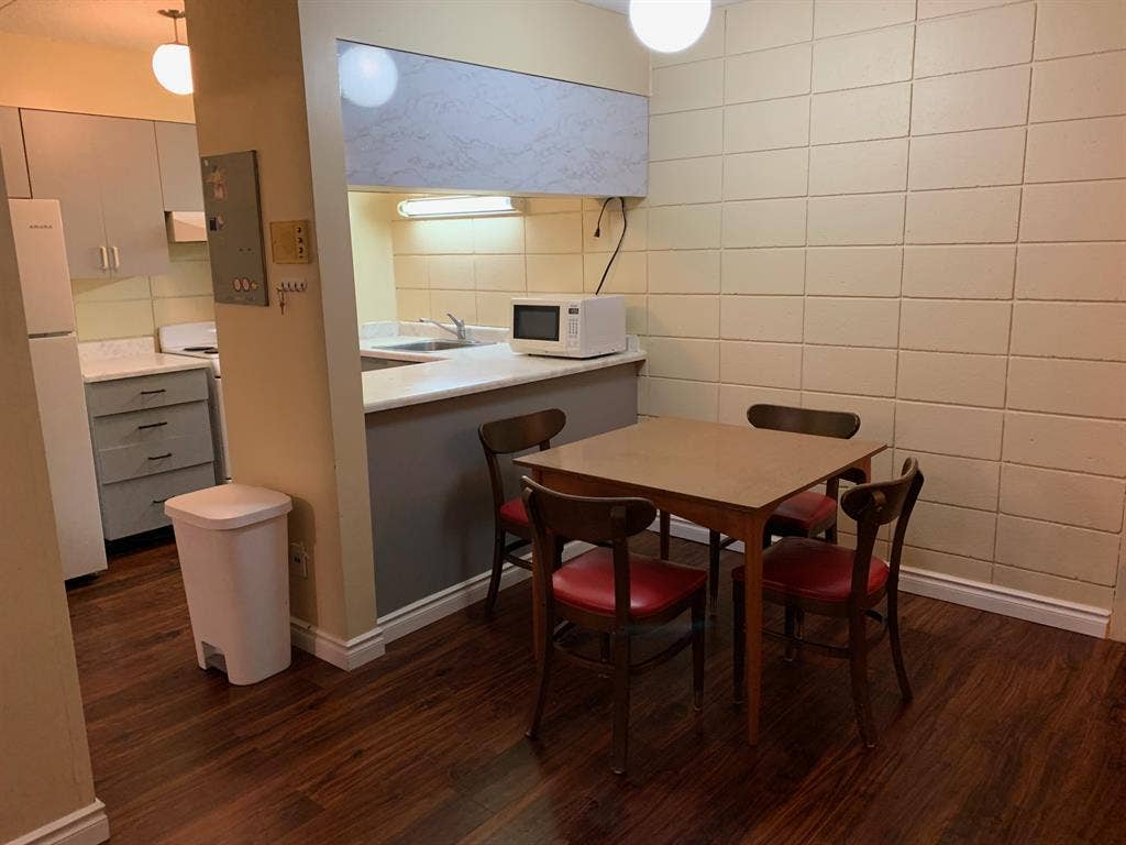 3-bed 1 bath Student Apartment