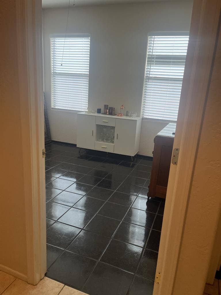 Looking for a roommate