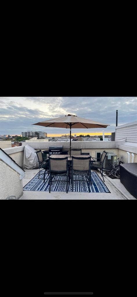 2 open rooms in Fairmount for July