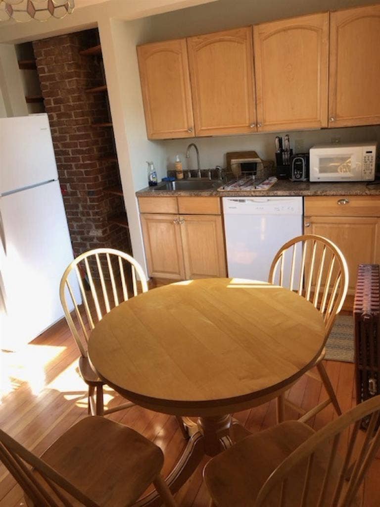 Roommates Wanted