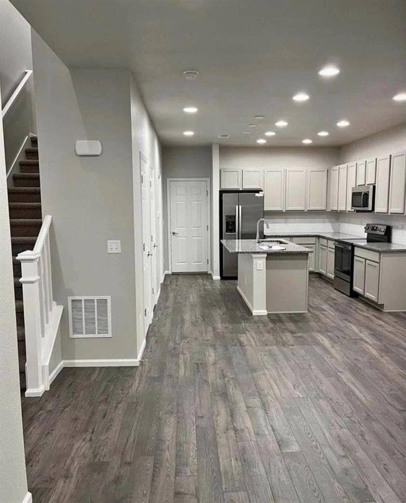 Master Bedroom w/ Private Bath