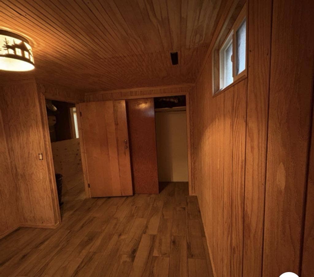 Room in Midvale $900 util included