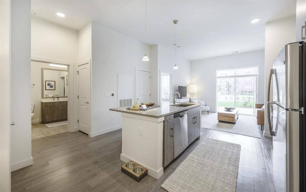 Summer Sublease – Female