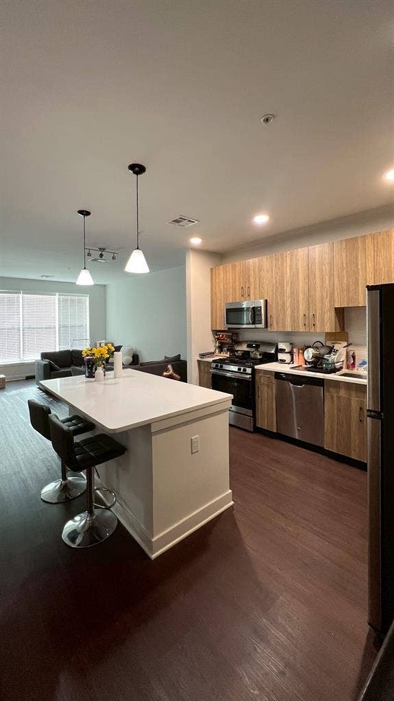 Summer Sublease – Female