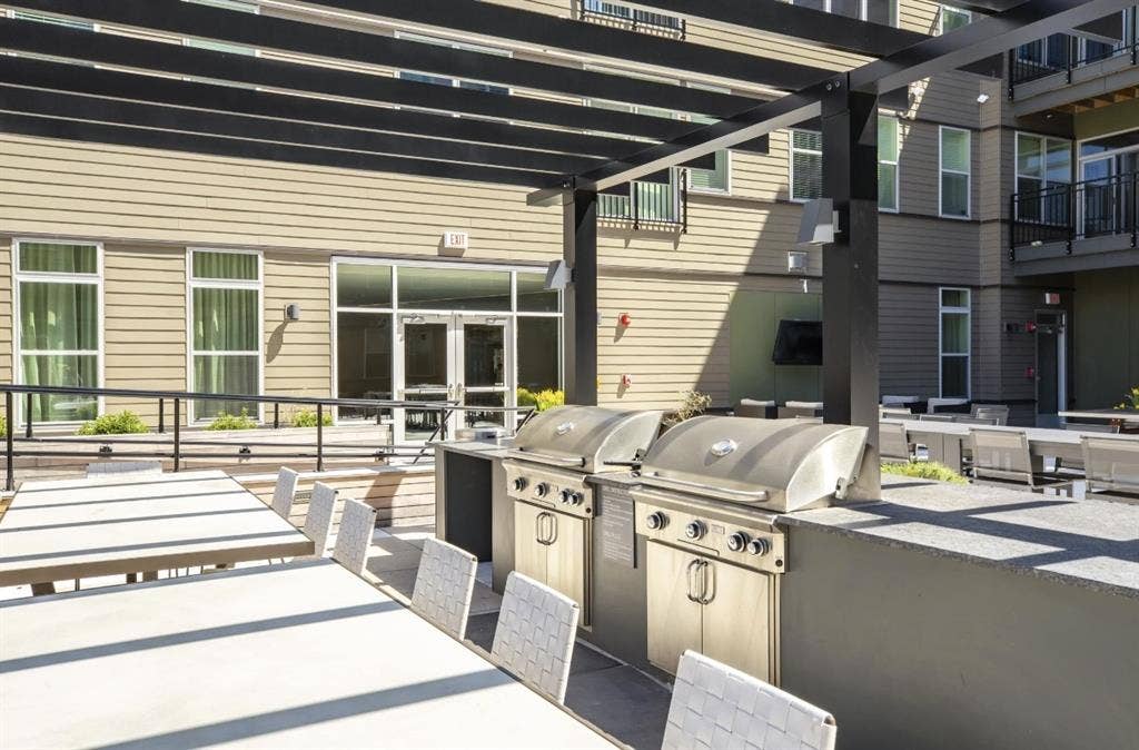 Summer Sublease – Female