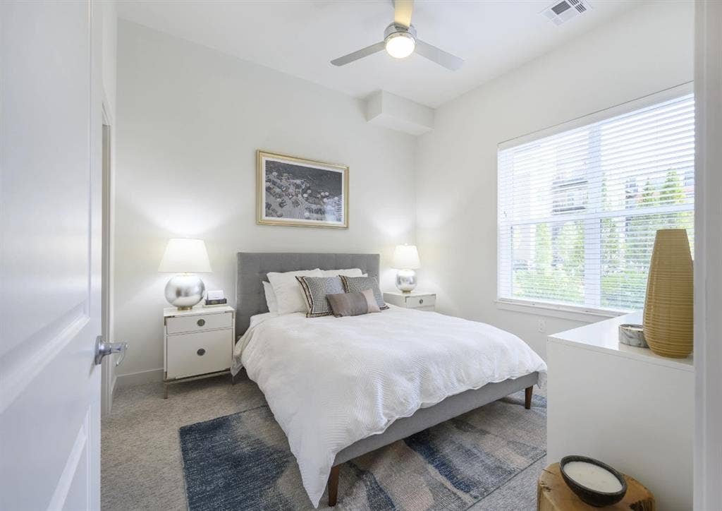 Summer Sublease – Female