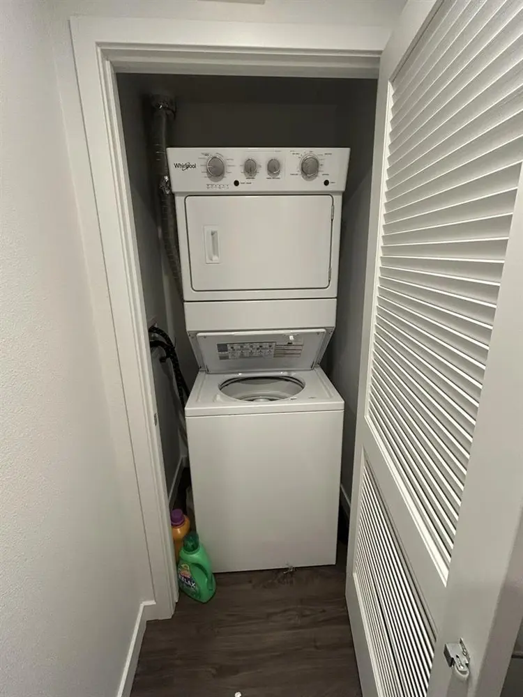 1 room for rent at the Moda apart