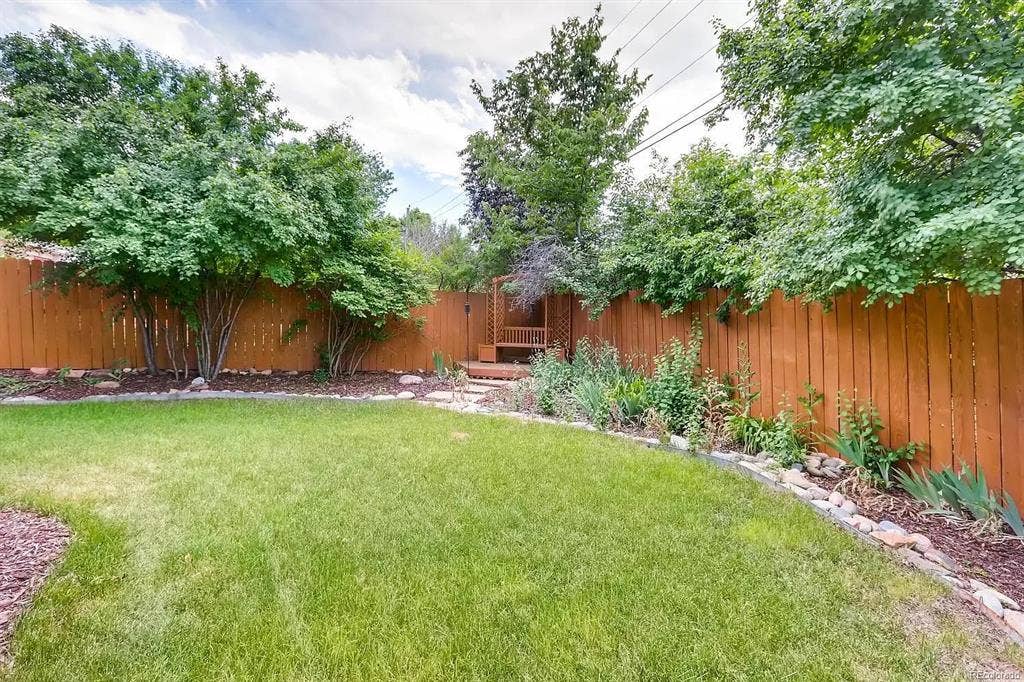 Peaceful, dog-friendly home w/ yard