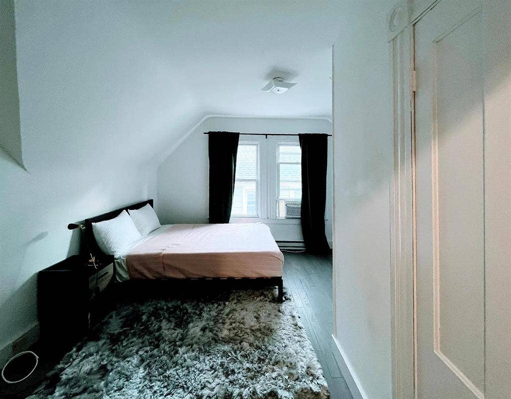 East Rock Summer Sublet