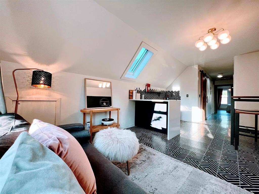 East Rock Summer Sublet