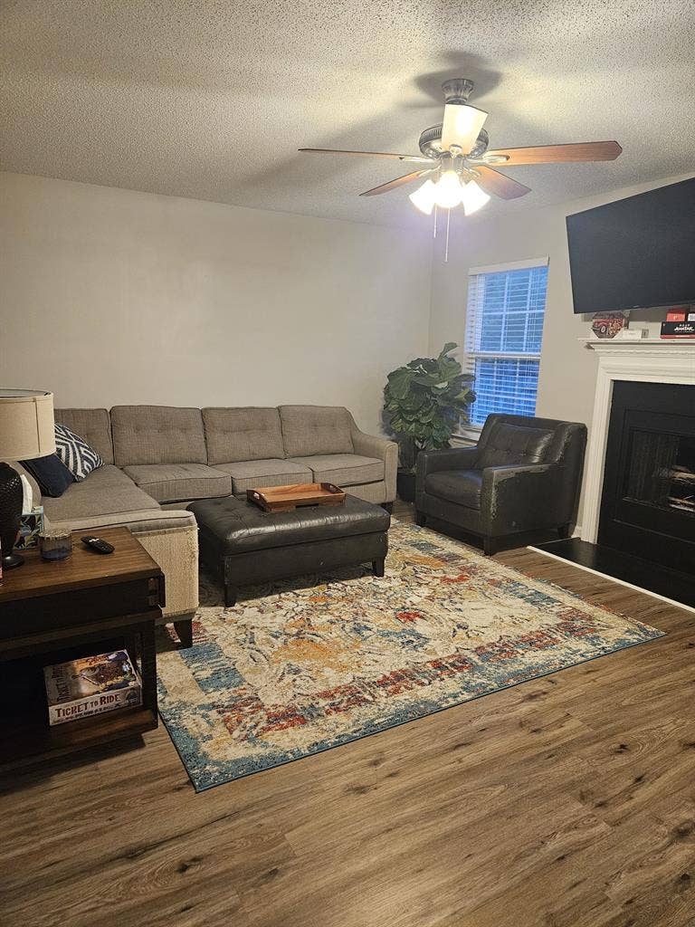 Room for rent in NE Raleigh!