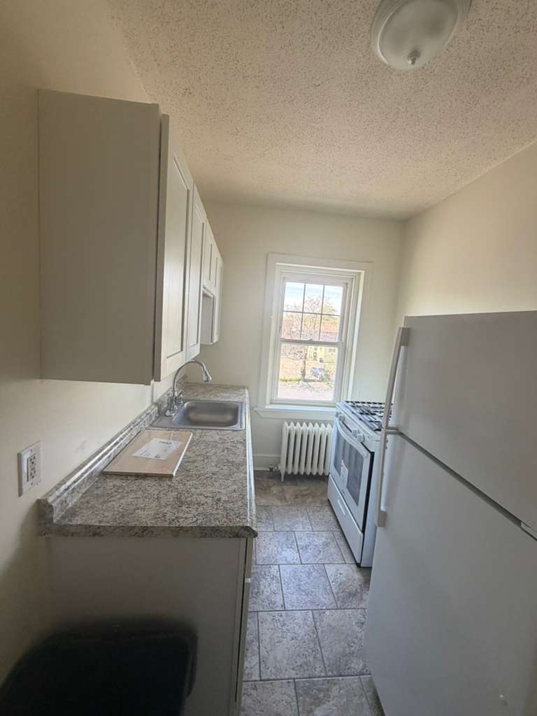FURNISHED PRIVATE ROOM FOR RENT