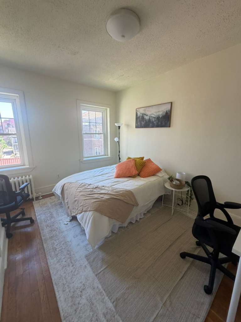 FURNISHED PRIVATE ROOM FOR RENT