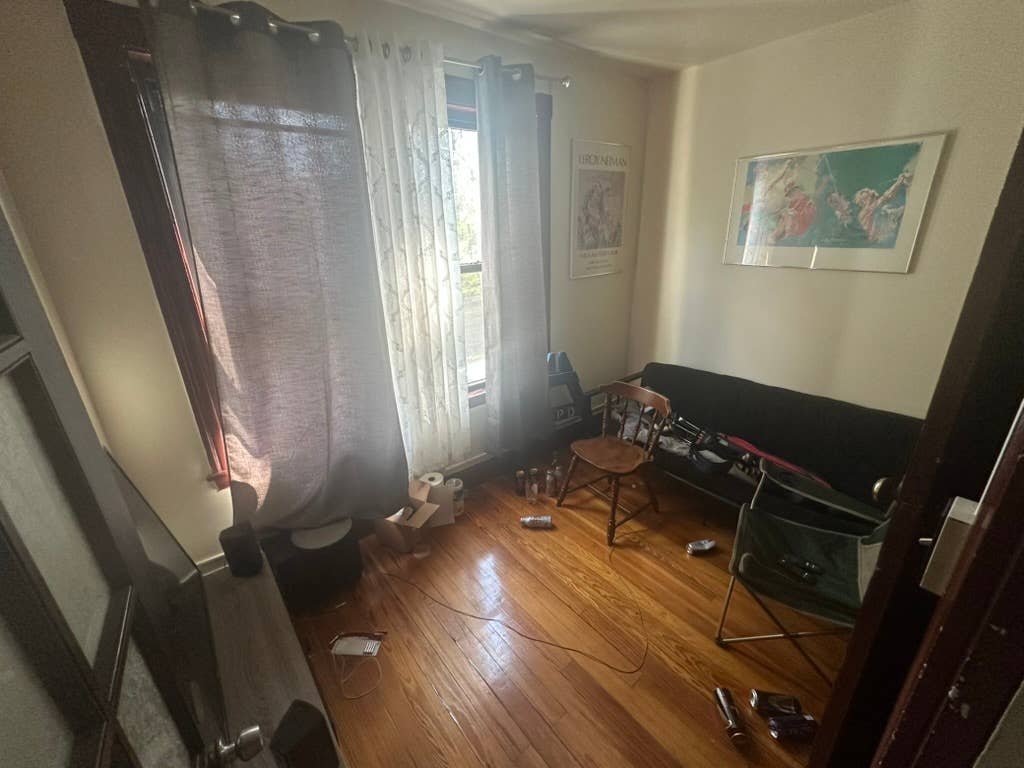 **6-MONTH SUBLET (MISSION HILL)**