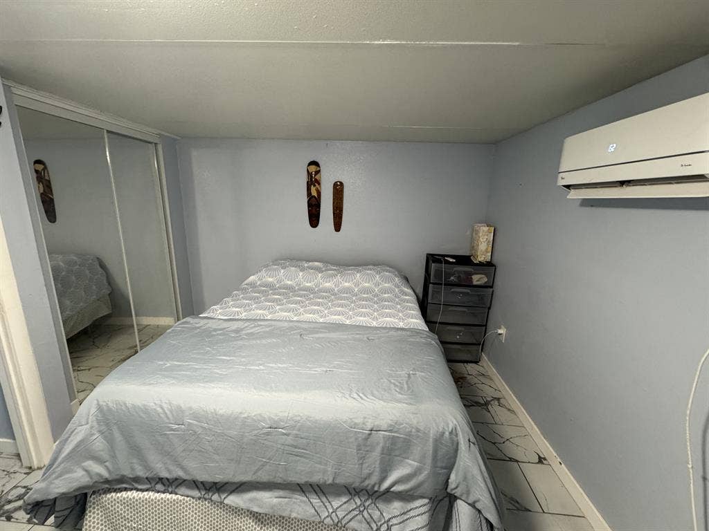 1 bed - 1 bath