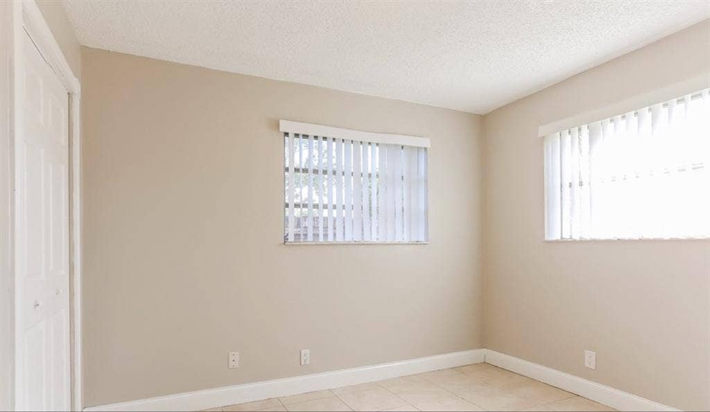 A nice 3Bed 2bath home with pool