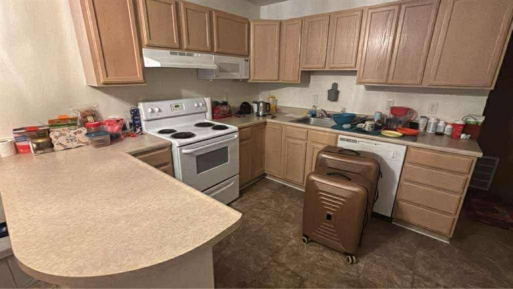 Summer Sublease Studio Apartment