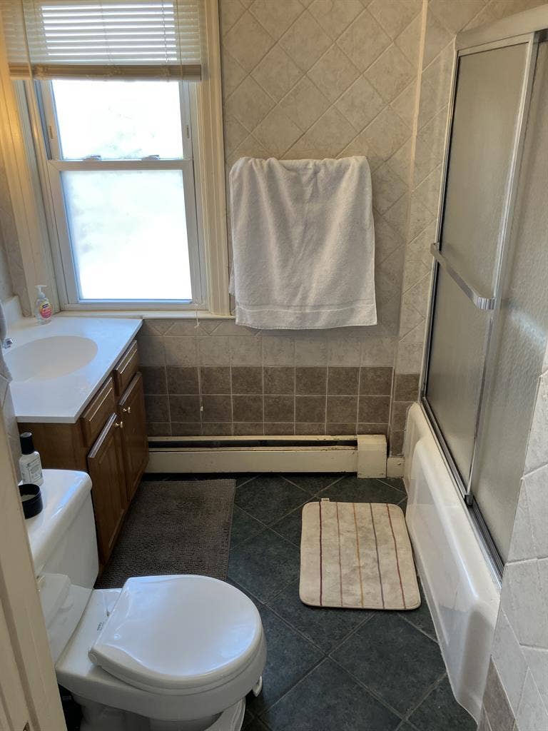 ISO Roommate: June-Sep/June-June