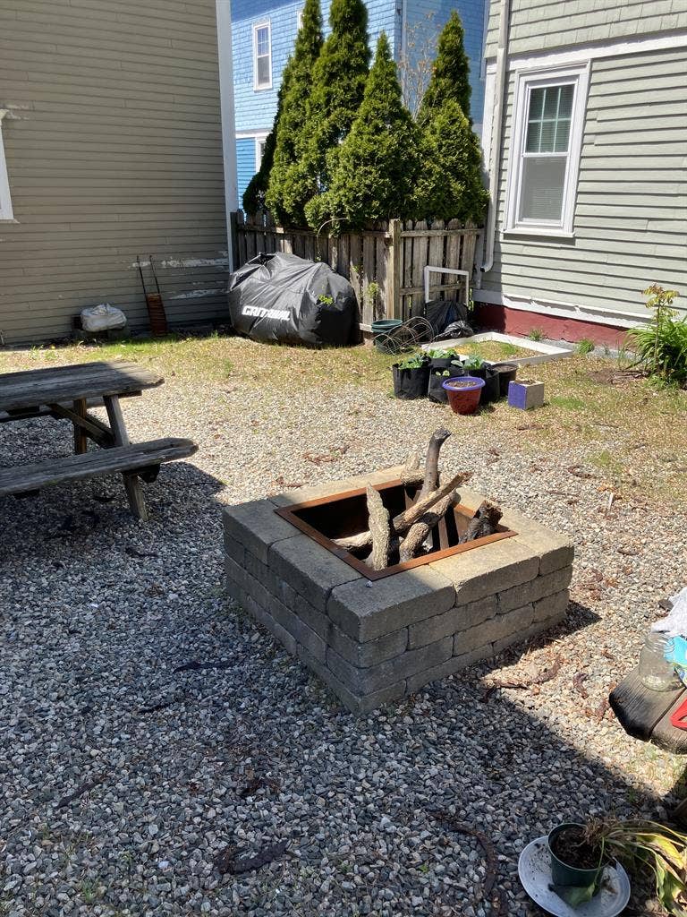 ISO Roommate: June-Sep/June-June