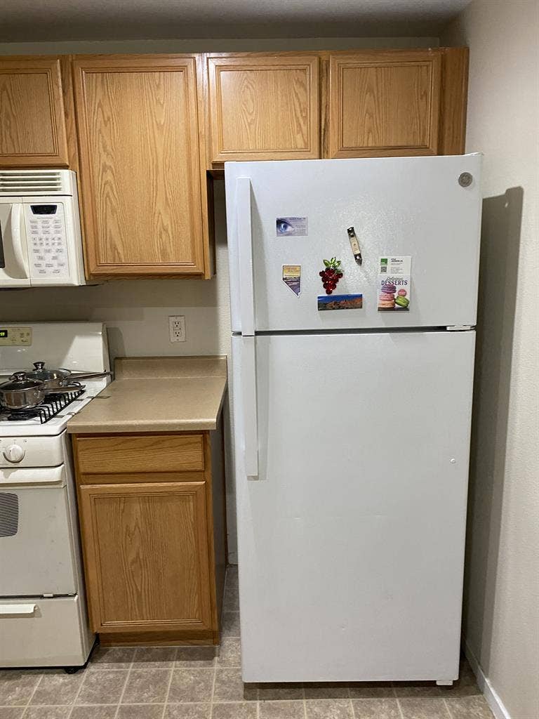 Condo with room for Lease