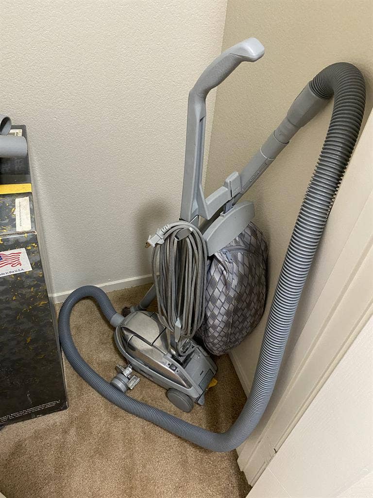 Condo with room for Lease