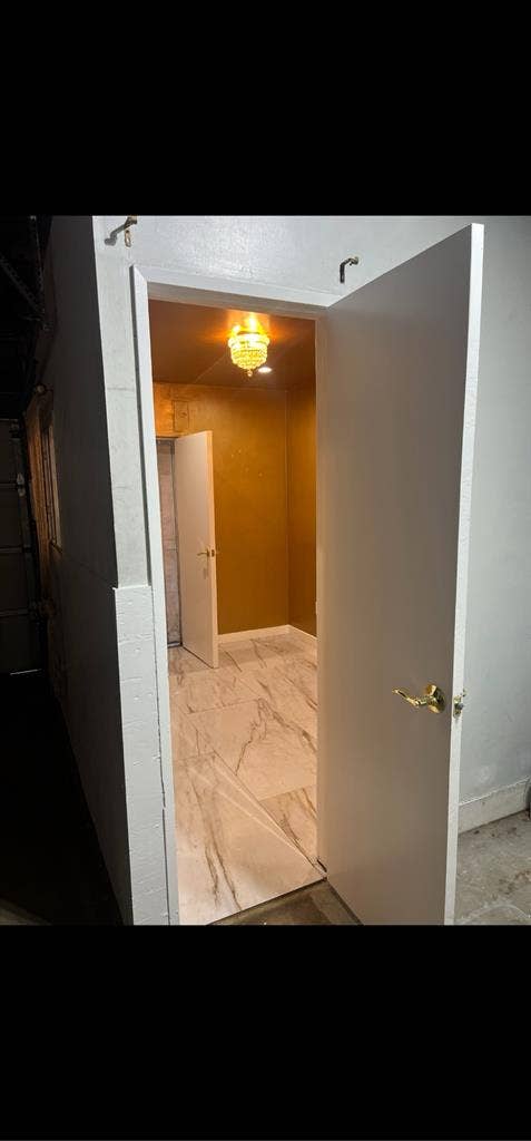Private room for Female only