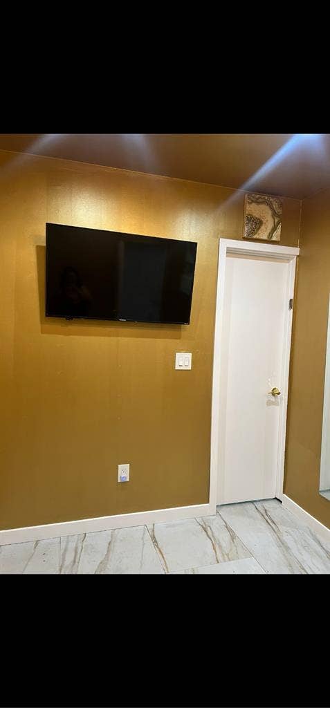 Private room for Female only