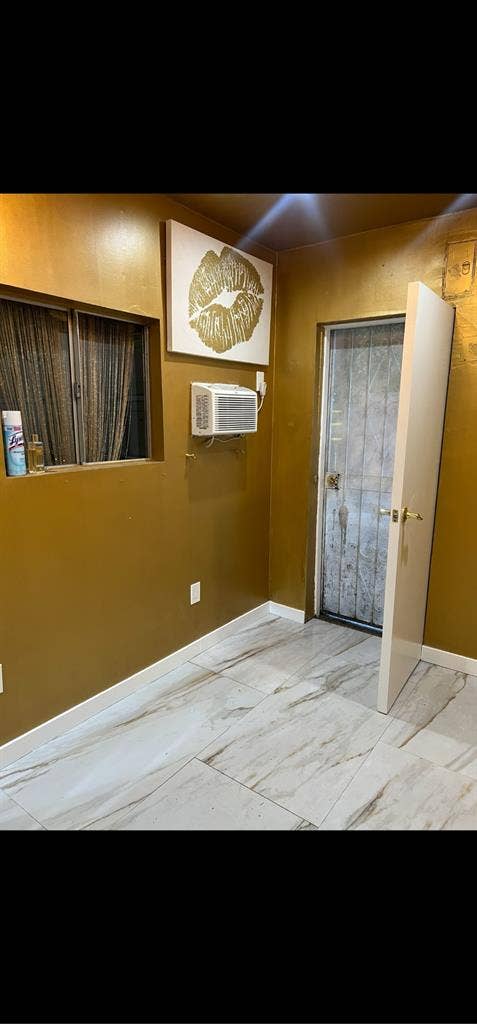 Private room for Female only