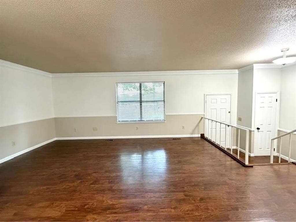 Cozy Shared Room Duplex!!