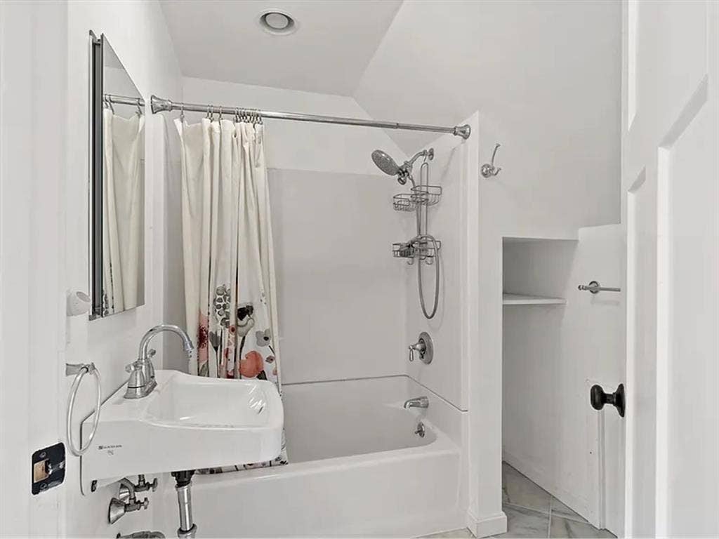 Co-Ed 3BR Shared Apartment