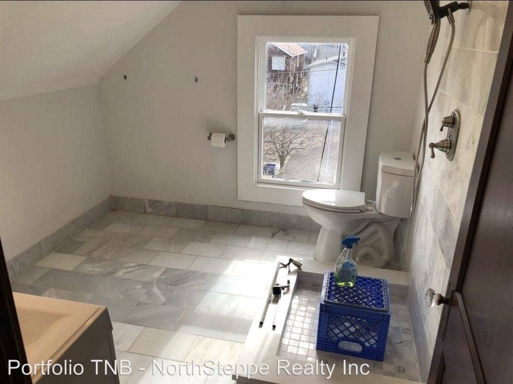 Looking for someone to sublease to