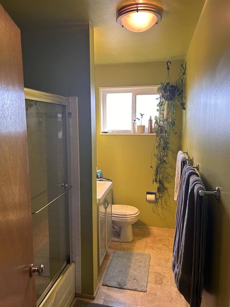 Looking for roomie in NE Heights!