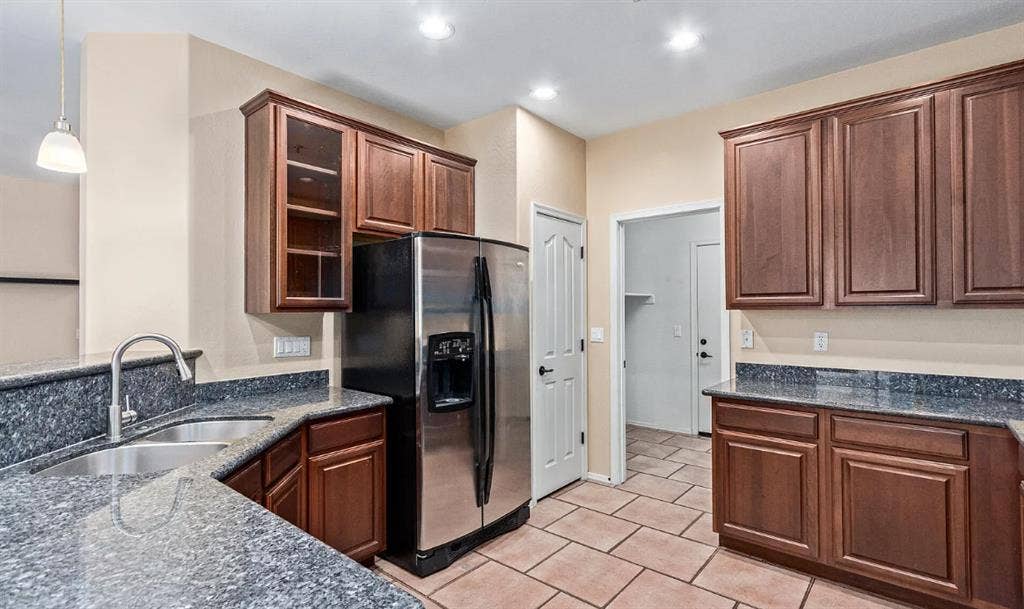 Room available Immediately