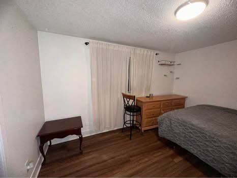 Master bedroom for rent