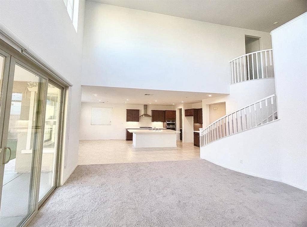 Looking for Roomate in Ontario