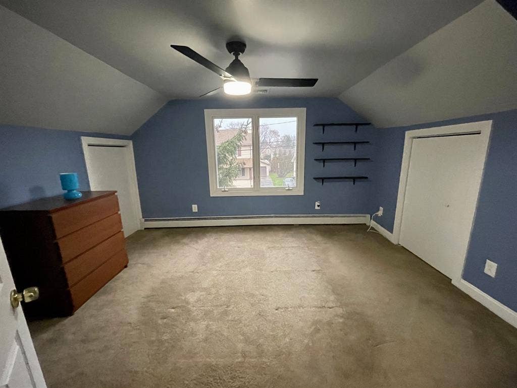 Bright, Spacious Room Available 6/1