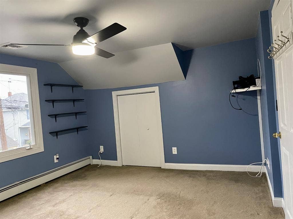 Bright, Spacious Room Available 6/1